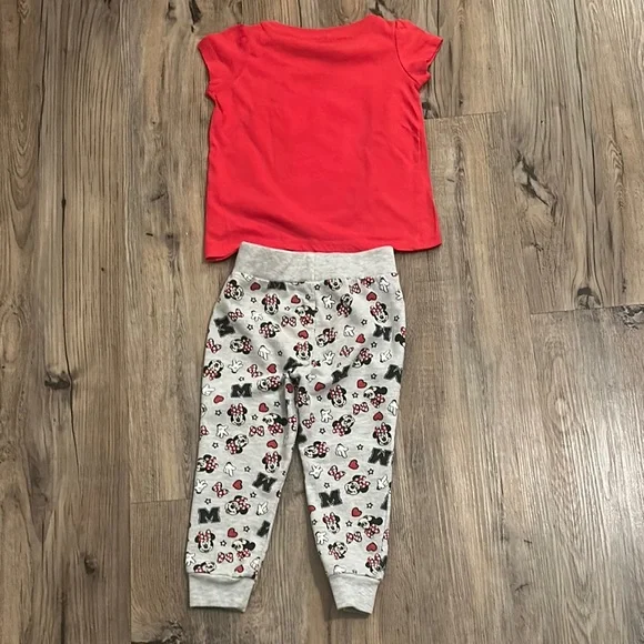 Disney Red and Gray Set with Minnie - Picture 5 of 5